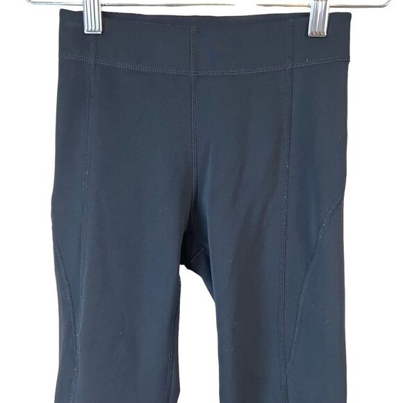 IVY PARK LOW RISE SCULPTURED CAPRI LEGGING - Picture 3 of 10